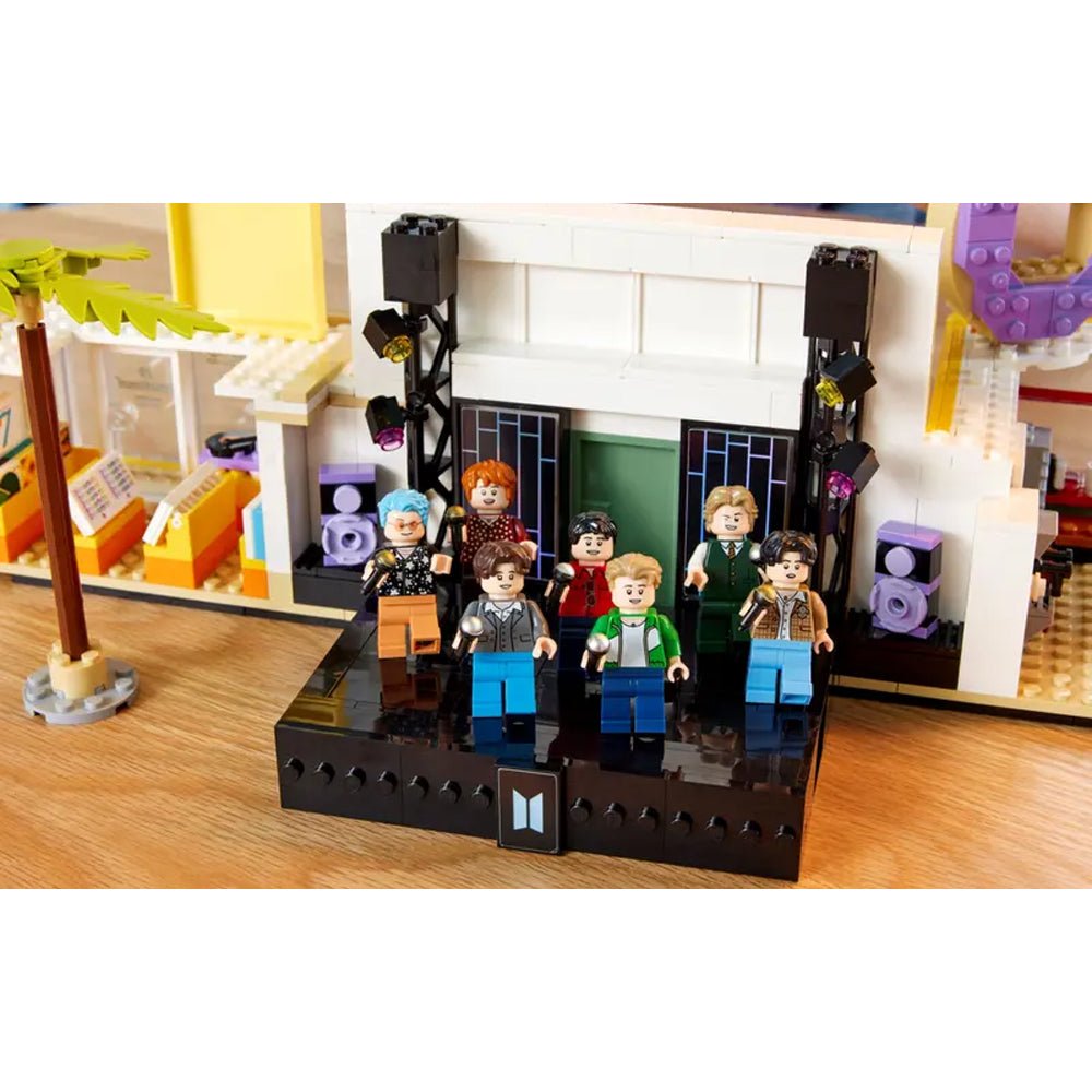 BTS - LEGO [Dynamite]